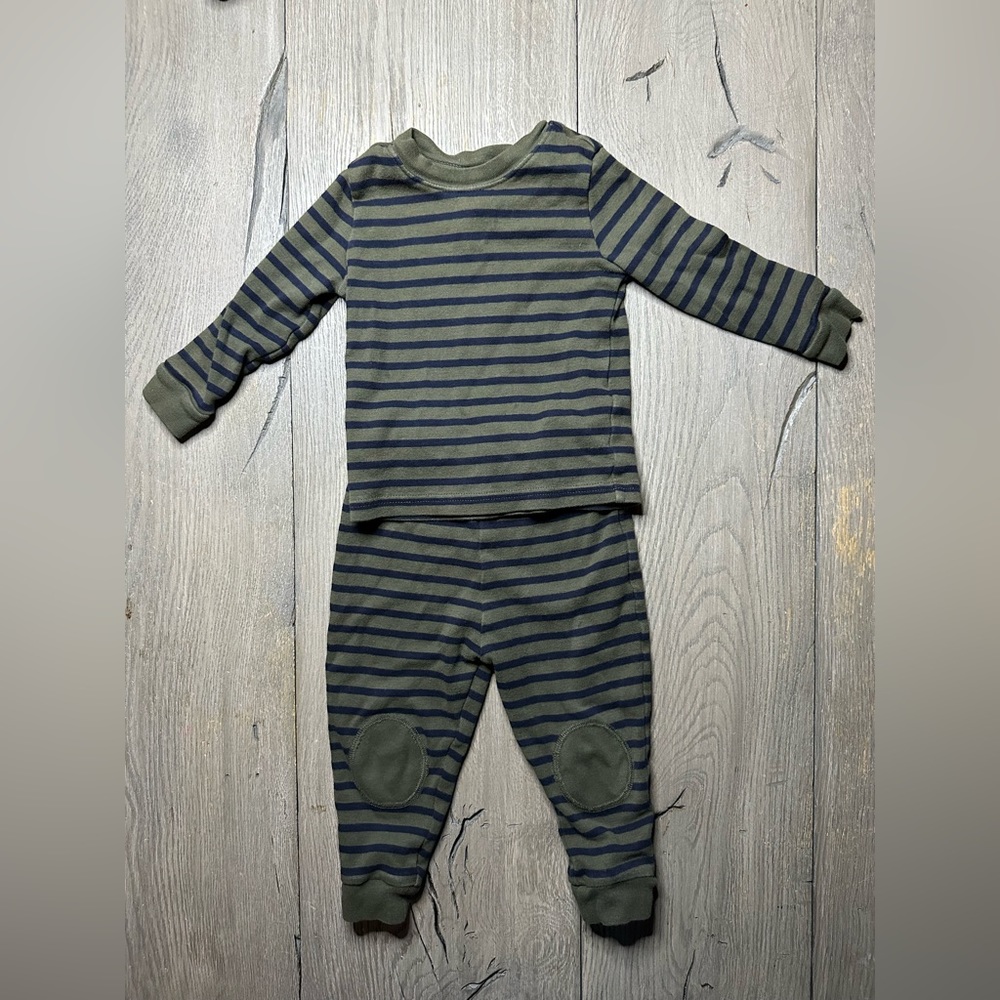 Preowned Tucker and Tate striped matching pajama set size 12-18 months